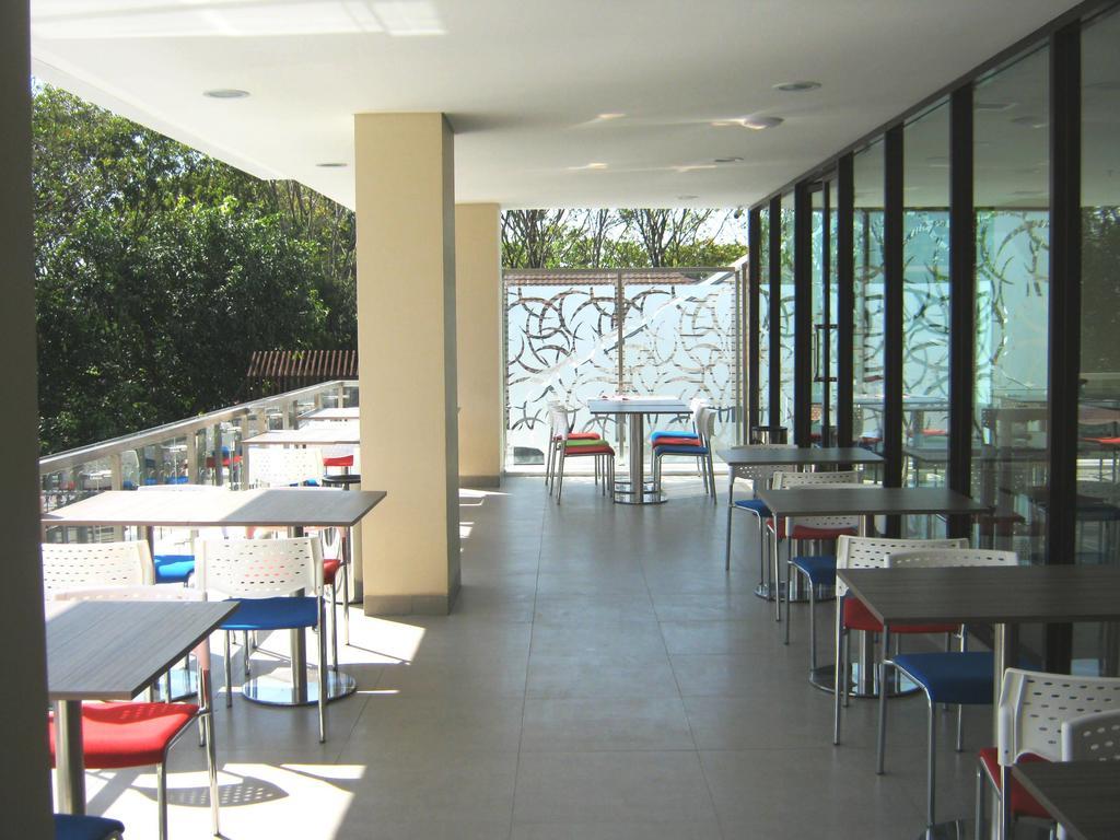 Cordela Hotel Cirebon Luaran gambar