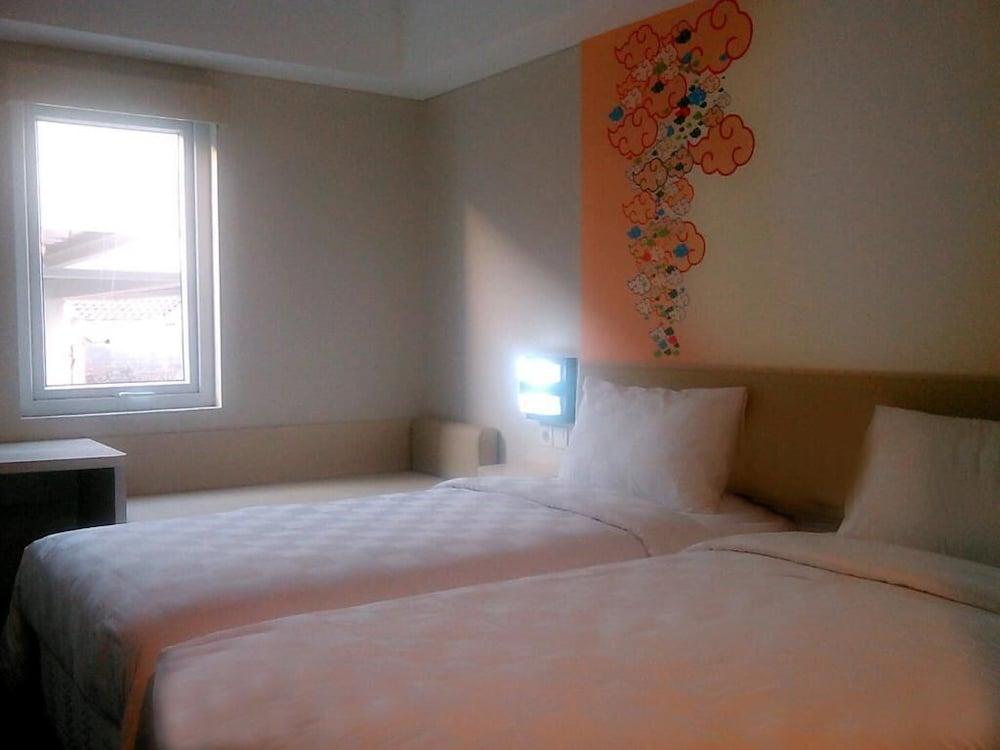 Cordela Hotel Cirebon Luaran gambar